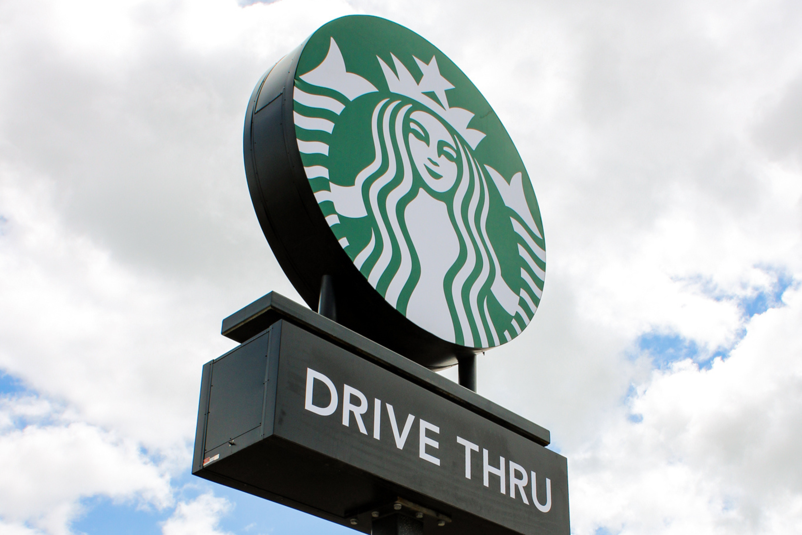 Starbucks Photo (2560 x 1707 px) Starbucks Photo (2560 x 1707 px)