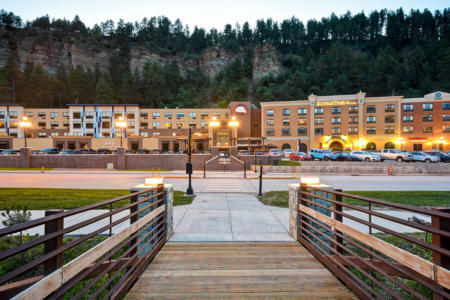 Tru by Hilton | New Deadwood Hotel | Exterior